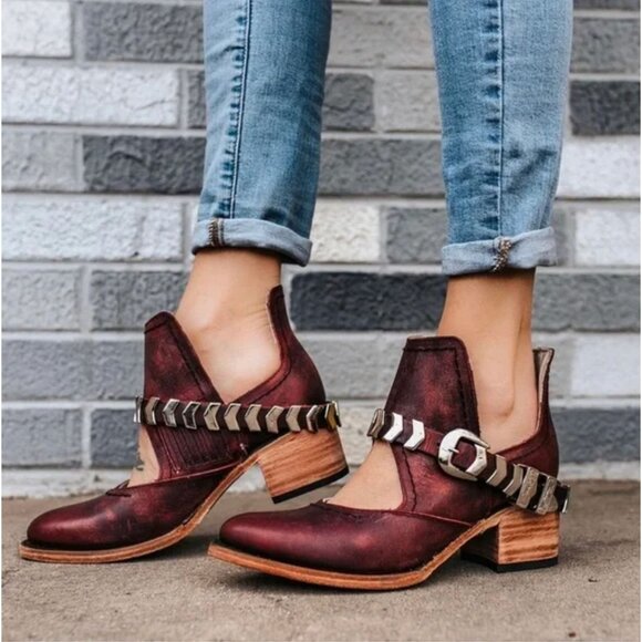 FREEBIRD BY STEVEN Blade Harness Ankle Bootie 6 Western Belt Burgundy Distressed - Picture 1 of 12